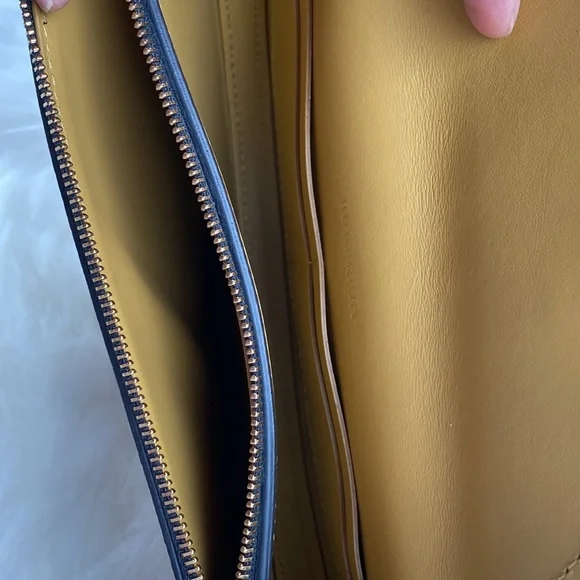 Burberry half moon shoulder bag - Picture 7 of 10